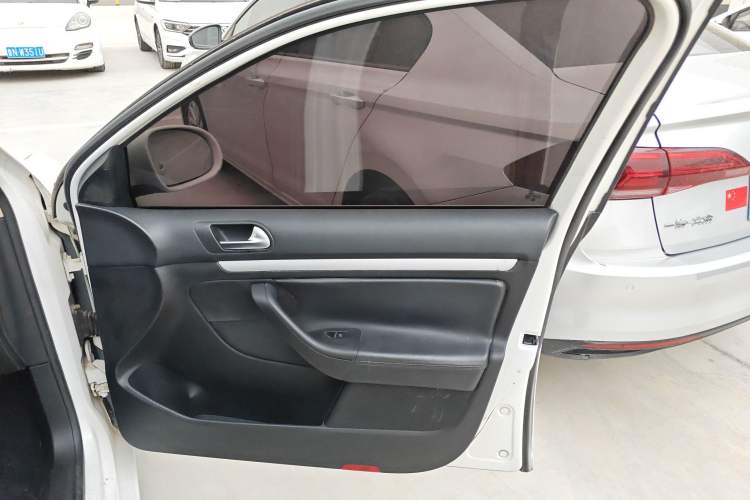 Used Volkswagen Golf 2011 1.4 TSI Luxury Touring Edition Right Front Door Interior