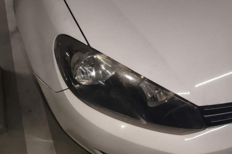 Used Volkswagen Golf 2011 1.6L Automatic Comfort Model Right Front Headlight
