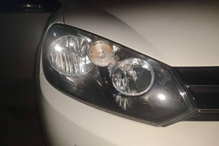 Used Volkswagen Golf 2011 1.4 TSI Comfort Travel Edition Right Front Headlight