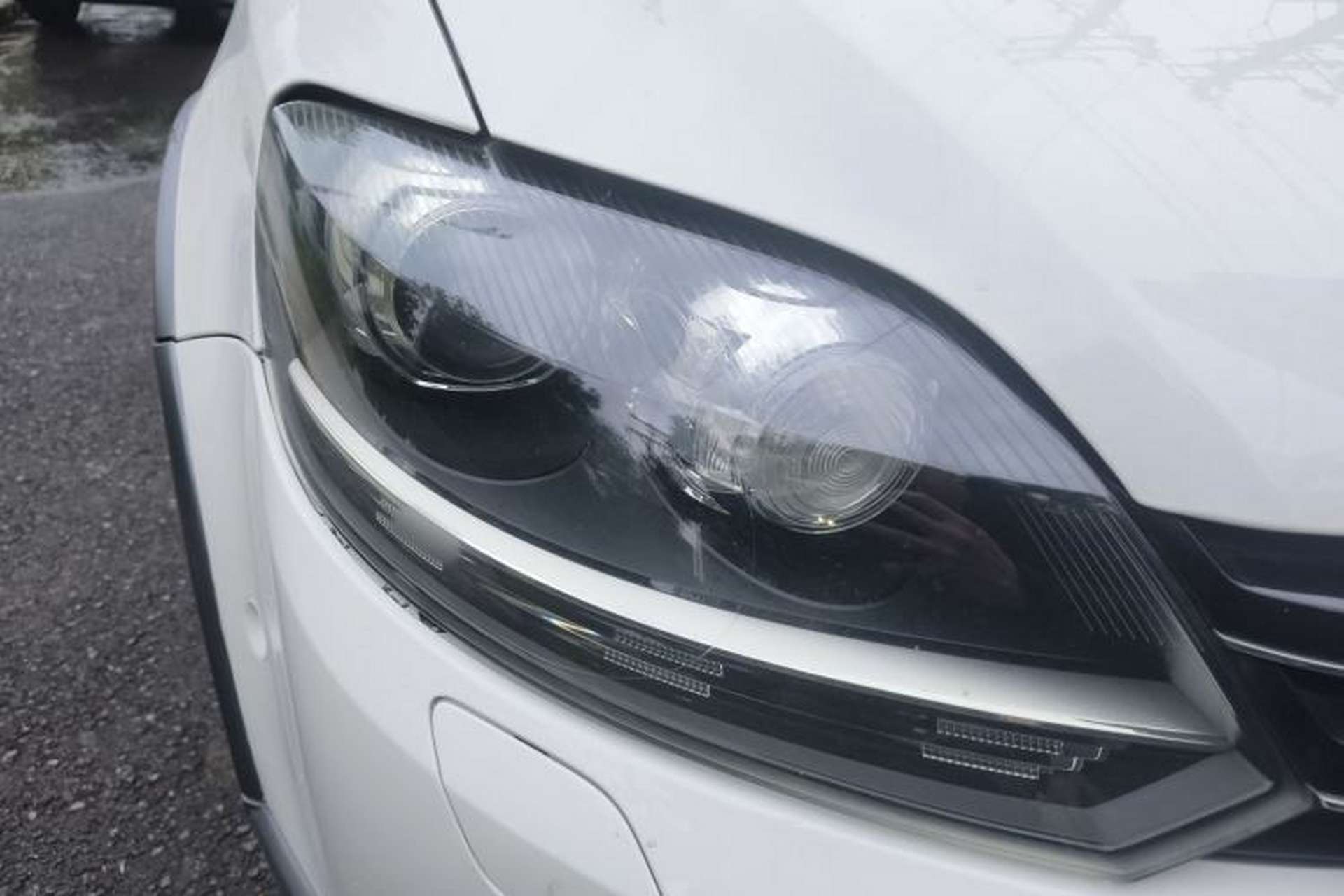 Used Volkswagen Golf 2011 1.4TSI Cross Golf Right Front Headlight