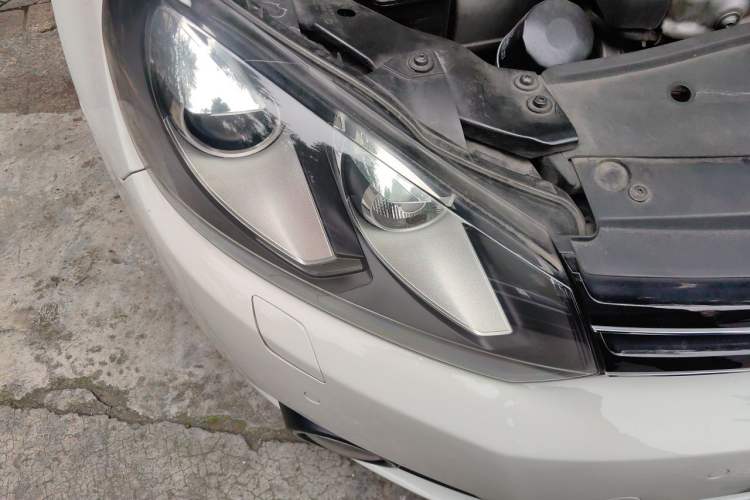 Used Volkswagen Golf 2011 1.4 TSI Comfort Travel Edition Right Front Headlight