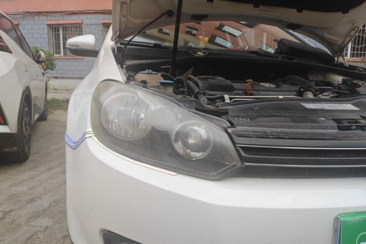 Used Volkswagen Golf 2011 1.4 TSI Automatic Luxury Edition Right Front Headlight