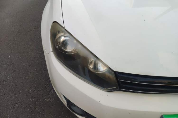 Used Volkswagen Golf 2011 1.4 TSI Automatic Luxury Edition Right Front Headlight