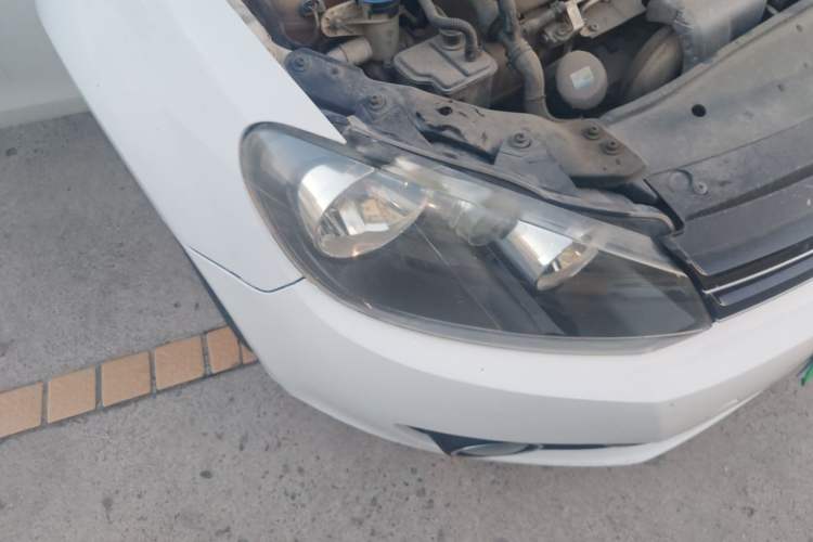 Used Volkswagen Golf 2011 1.4 TSI Automatic Luxury Edition Right Front Headlight