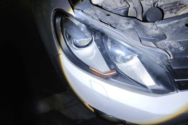 Used Volkswagen Golf 2011 1.4 TSI Automatic Luxury Edition Right Front Headlight