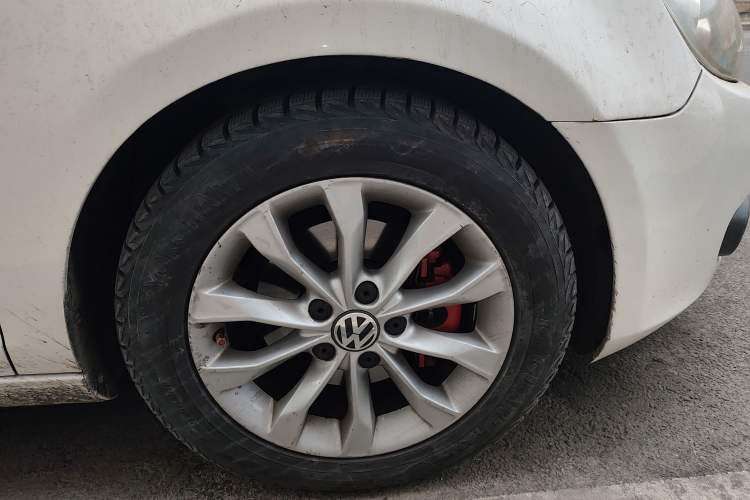 Used Volkswagen Golf 2011 1.4 TSI Automatic Comfort Model Right Front Wheel Hub