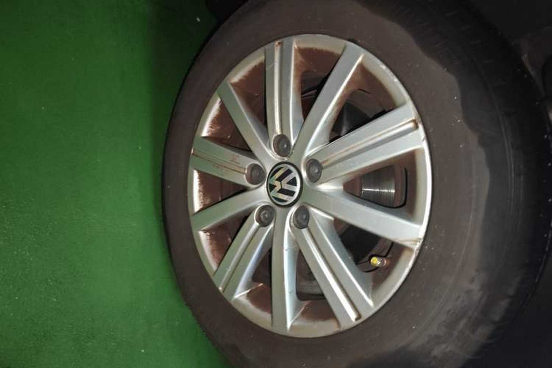 Used Volkswagen Golf 2011 1.6 Manual Fashion Edition Right Front Wheel Hub