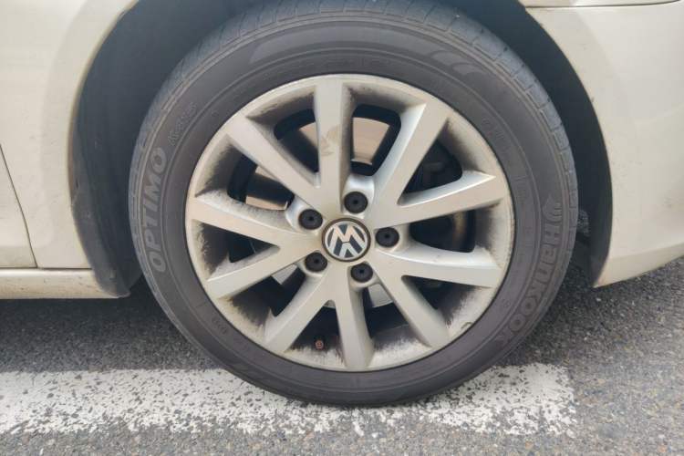 Used Volkswagen Golf 2011 1.4 TSI Comfort Travel Edition Right Front Wheel Hub