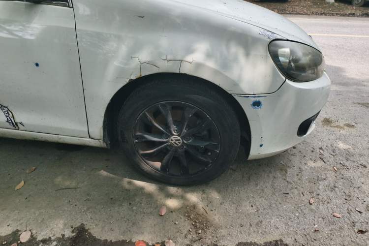 Used Volkswagen Golf 2011 1.4 TSI Automatic Comfort Model Right Front Wheel Hub