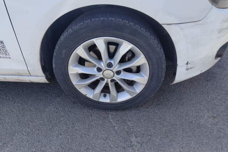 Used Volkswagen Golf 2011 1.4 TSI Automatic Comfort Model Right Front Wheel Hub