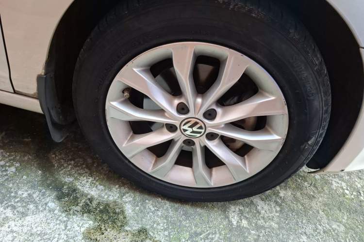 Used Volkswagen Golf 2011 1.4 TSI Automatic Comfort Model Right Front Wheel Hub