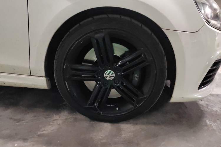Used Volkswagen Golf 2011 2.0 TSI R Right Front Wheel Hub