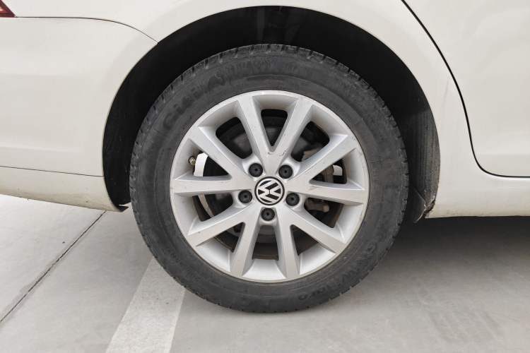 Used Volkswagen Golf 2011 1.4 TSI Luxury Touring Edition Right Rear Wheel Hub