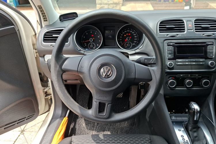 Used Volkswagen Golf 2011 1.6L Automatic Fashion Edition Steering Wheel