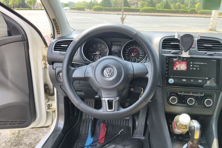 Used Volkswagen Golf 2011 1.4 TSI Automatic Comfort Model Steering Wheel