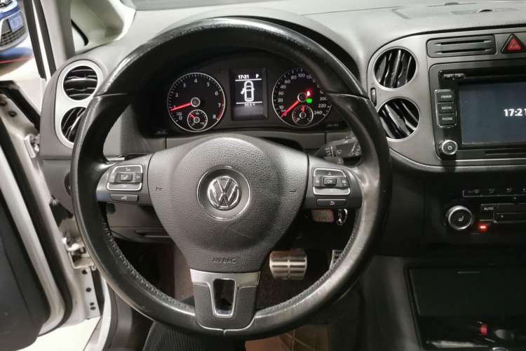 Used Volkswagen Golf 2011 1.4TSI Cross Golf Steering Wheel