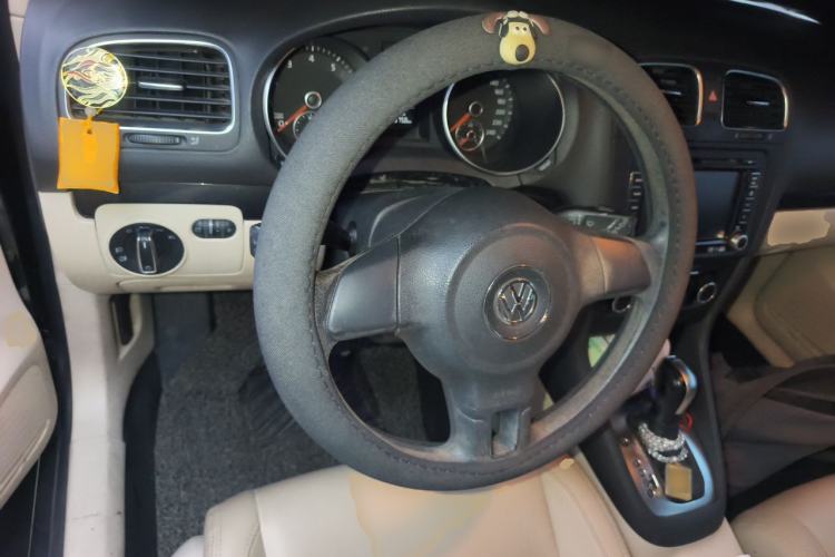 Used Volkswagen Golf 2011 1.4 TSI Automatic Luxury Edition Steering Wheel