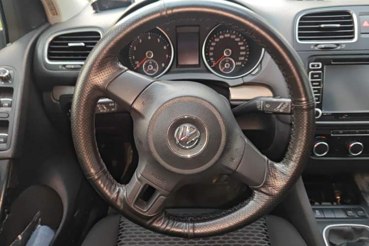Used Volkswagen Golf 2011 1.6 Manual Fashion Edition Steering Wheel