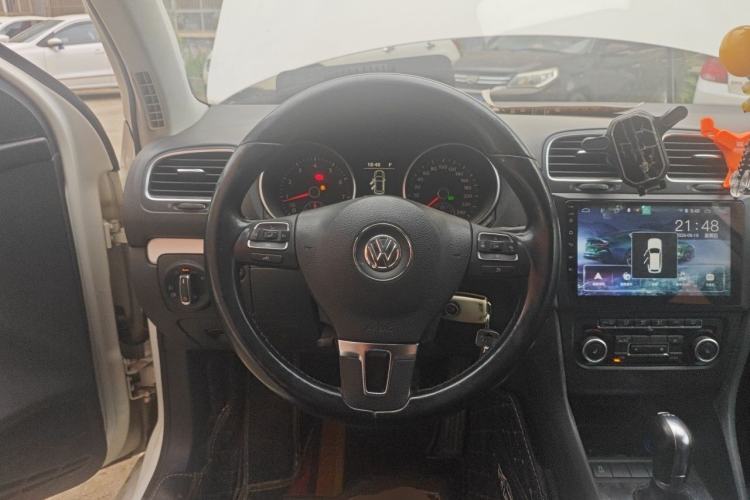 Used Volkswagen Golf 2011 1.4 TSI Automatic Luxury Edition Steering Wheel