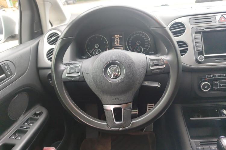 Used Volkswagen Golf 2011 1.4TSI Cross Golf Steering Wheel