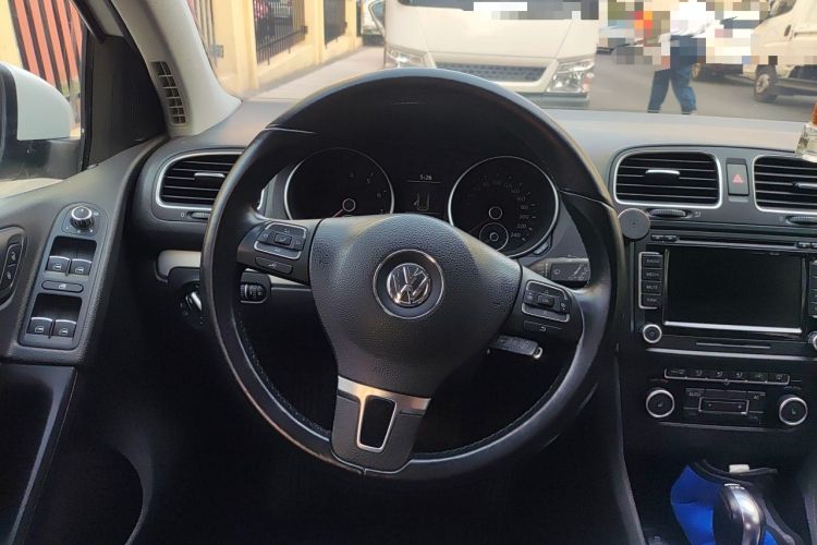 Used Volkswagen Golf 2011 1.4 TSI Automatic Luxury Edition Steering Wheel