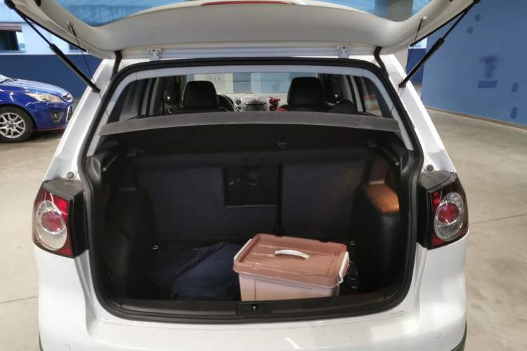 Used Volkswagen Golf 2011 1.4TSI Cross Golf Trunk