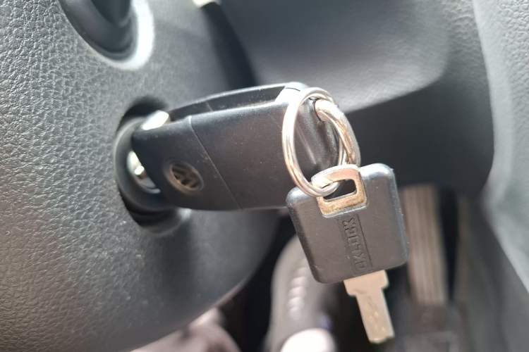 Used Volkswagen Golf 2011 1.6L Automatic Fashion Edition Vehicle Key