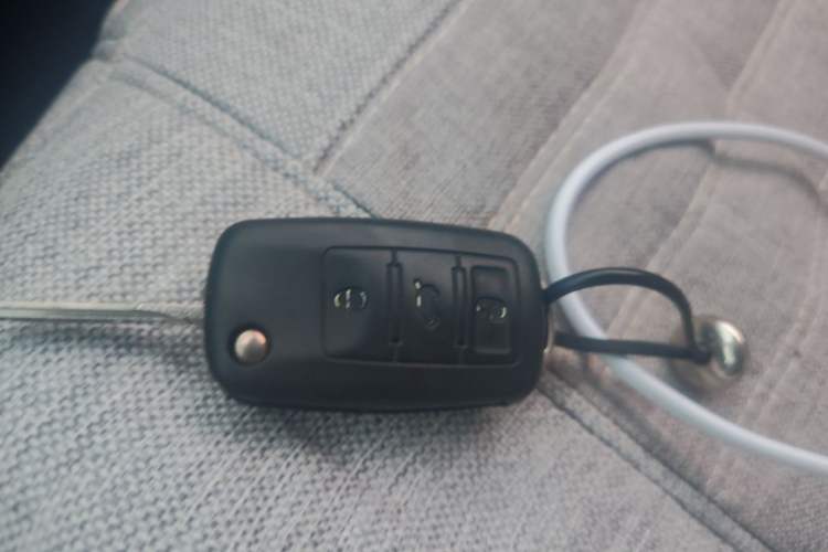 Used Volkswagen Golf 2011 1.6 Manual Comfort Model Vehicle Key