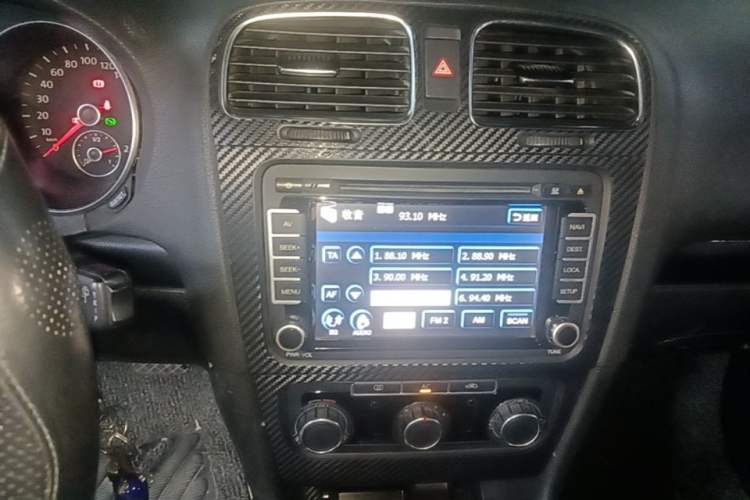 Used Volkswagen Golf 2012 1.4 TSI BlueMotion Edition Audio And AC Panel