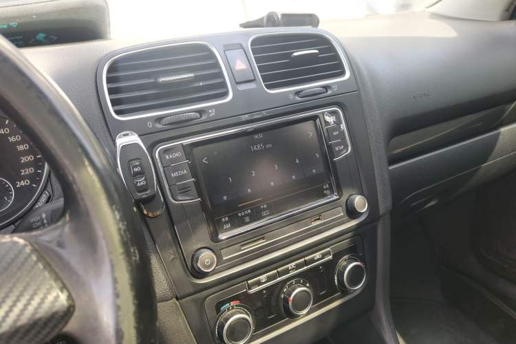 Used Volkswagen Golf 2012 1.4 TSI Manual Comfort Edition Audio And AC Panel