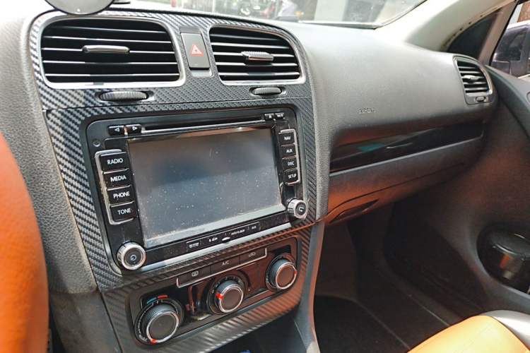 Used Volkswagen Golf 2012 1.4 TSI Automatic Comfort Edition Audio And AC Panel