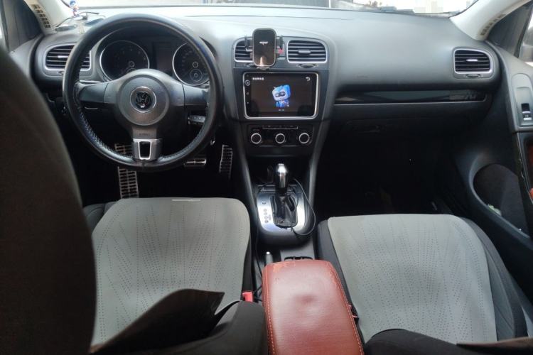 Used Volkswagen Golf 2012 1.4 TSI Automatic Comfort Edition Center Console