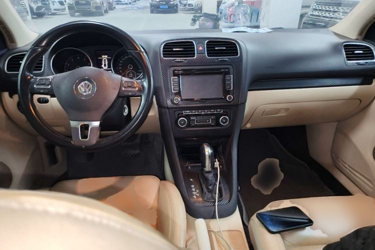 Used Volkswagen Golf 2012 1.4TSI Automatic Luxury Edition Center Console