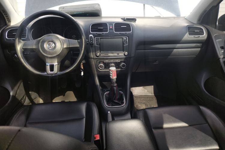 Used Volkswagen Golf 2012 1.4 TSI Manual Comfort Edition Center Console