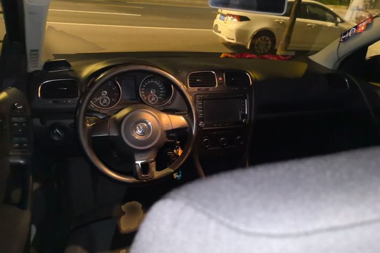 Used Volkswagen Golf 2012 1.4 TSI Manual Comfort Edition Center Console