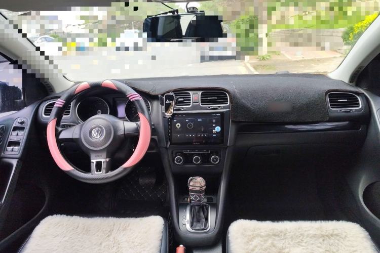 Used Volkswagen Golf 2012 1.4 TSI Automatic Comfort Edition Center Console
