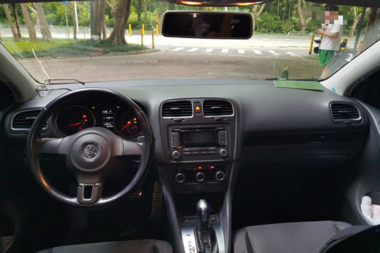 Used Volkswagen Golf 2012 1.4 TSI Automatic Comfort Edition Center Console