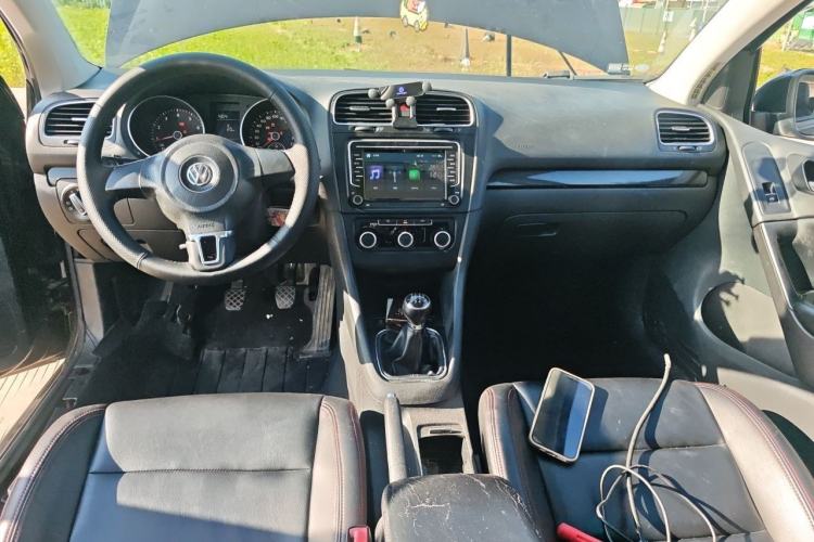 Used Volkswagen Golf 2012 1.4 TSI Manual Comfort Edition Center Console