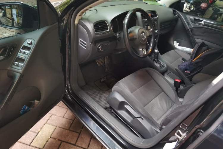 Used Volkswagen Golf 2012 1.4 TSI Automatic Comfort Edition Driver Seat