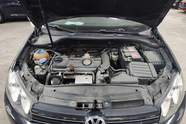 Used Volkswagen Golf 2012 1.4TSI Automatic Luxury Edition Engine Bay