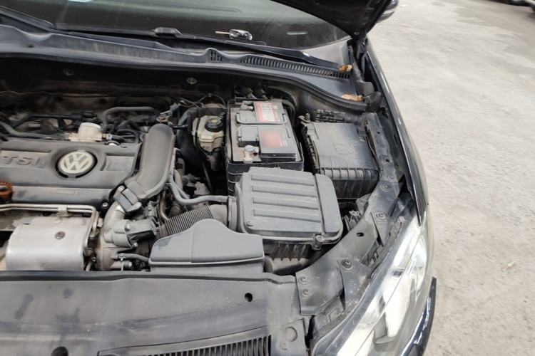 Used Volkswagen Golf 2012 1.4TSI Automatic Luxury Edition Engine Bay Left