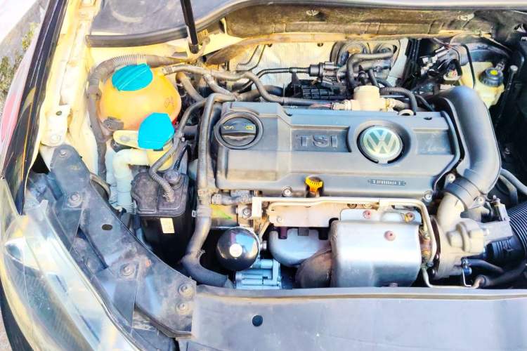 Used Volkswagen Golf 2012 1.4 TSI Automatic Comfort Edition Engine Bay Right