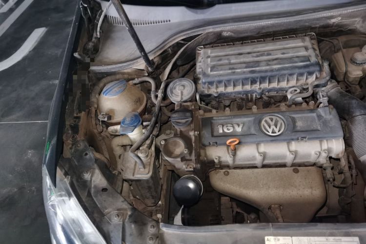 Used Volkswagen Golf 2012 1.6 Manual Comfort Edition Engine Bay Right
