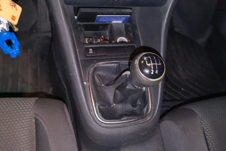 Used Volkswagen Golf 2012 1.4 TSI Manual Comfort Edition Gear Lever