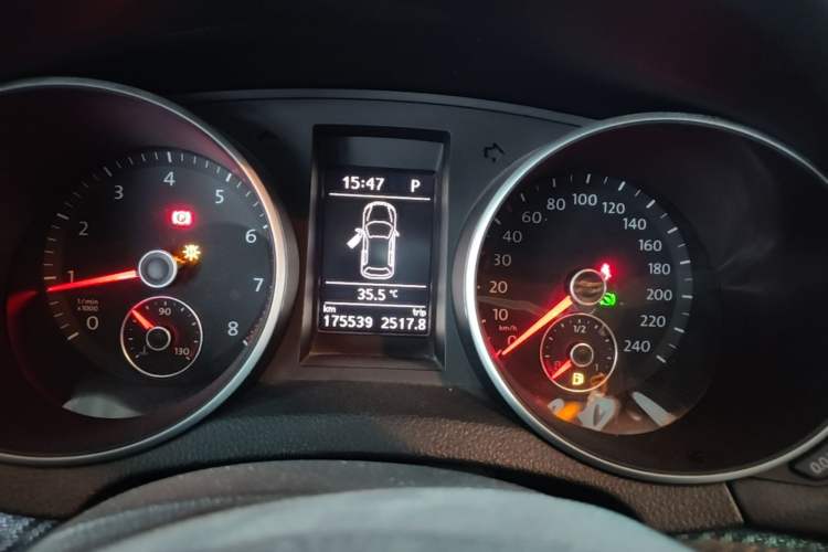Used Volkswagen Golf 2012 1.4TSI Automatic Luxury Edition Instrument Cluster