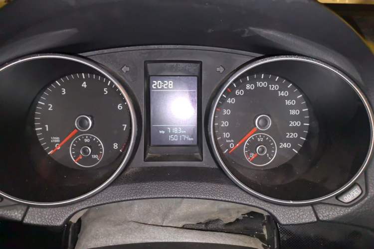 Used Volkswagen Golf 2012 1.4 TSI Manual Comfort Edition Instrument Cluster