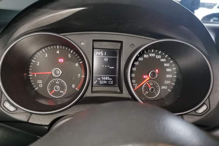 Used Volkswagen Golf 2012 1.6 Manual Comfort Edition Instrument Cluster