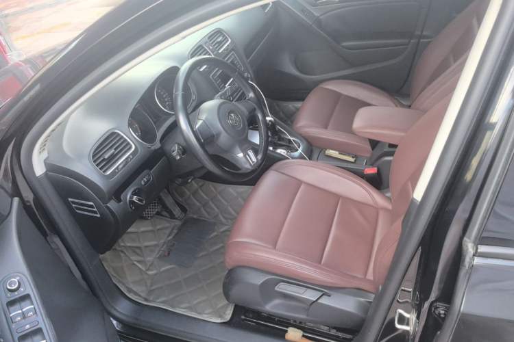 Used Volkswagen Golf 2012 1.6L Automatic Comfort Model Left Front Seat