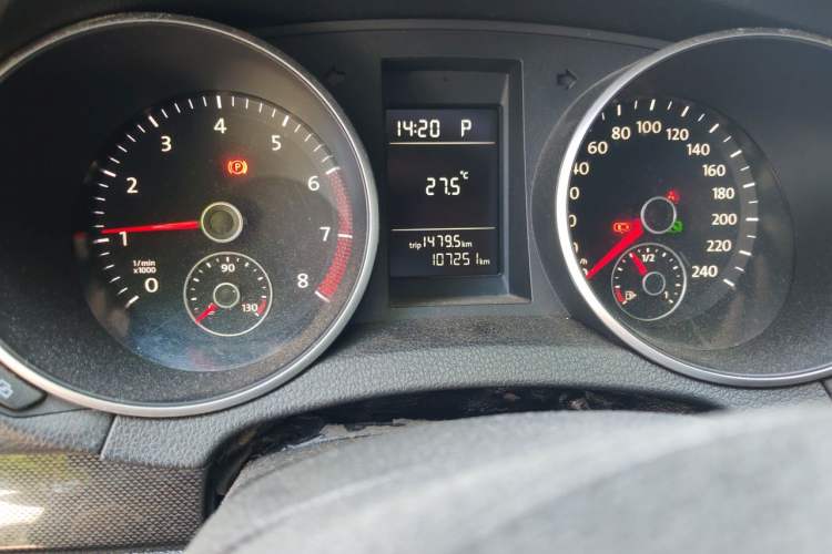 Used Volkswagen Golf 2012 1.6L Automatic Comfort Model Odometer Close Up