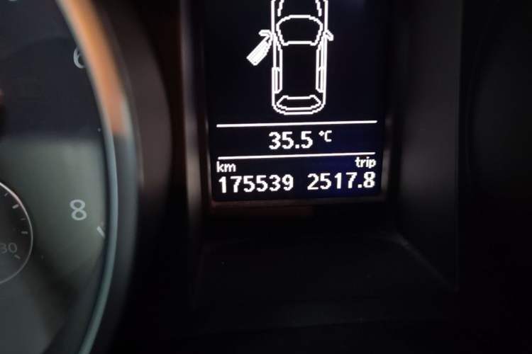 Used Volkswagen Golf 2012 1.4TSI Automatic Luxury Edition Odometer Close Up